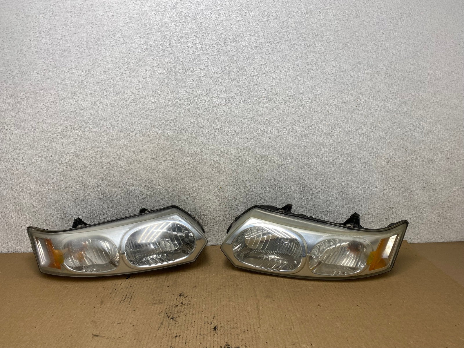 2003 to 2007 Saturn Ion Halogen Headlights Left+Right Side AG2158 LK0