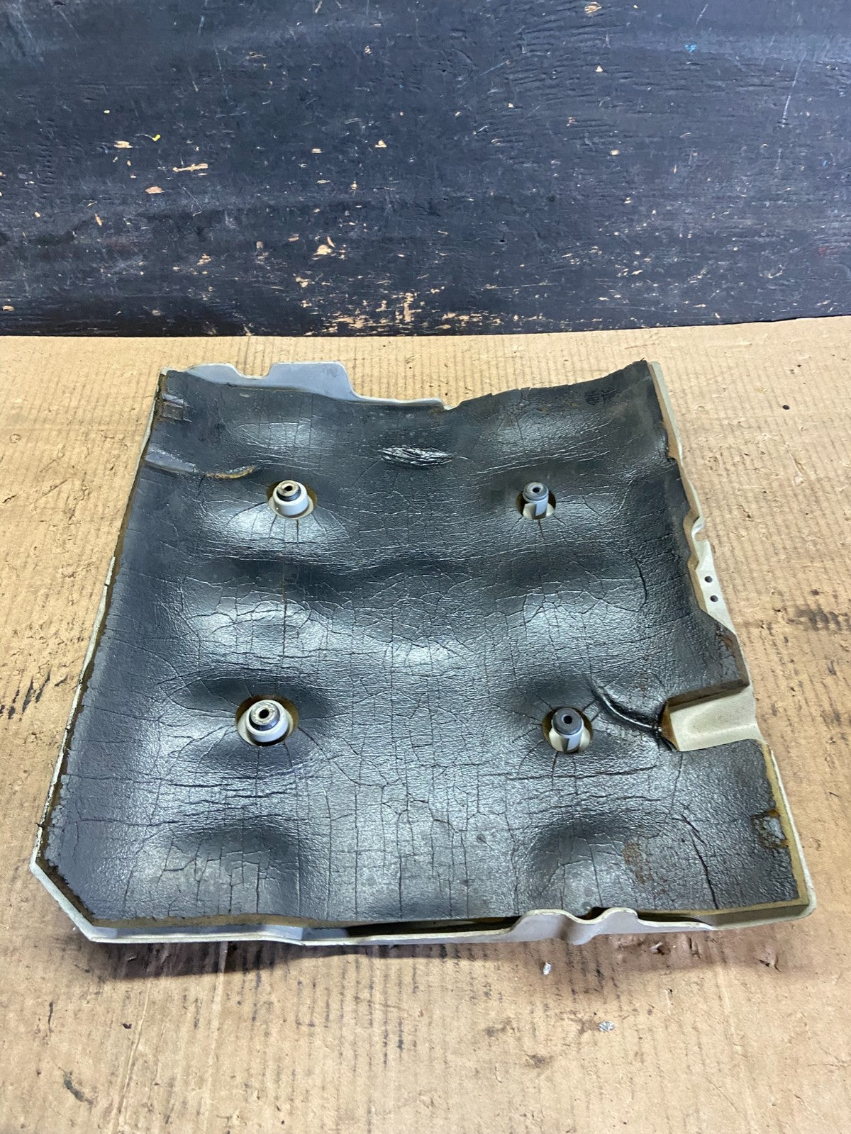 2001 to 2004 Cadillac Deville Seville Northstar Engine Motor Cover R7118 DG7