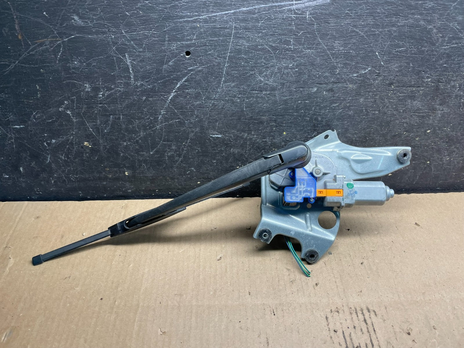2010 to 2014 Subaru Legacy Outback Rear Windshield Wiper Motor u9273 DG0