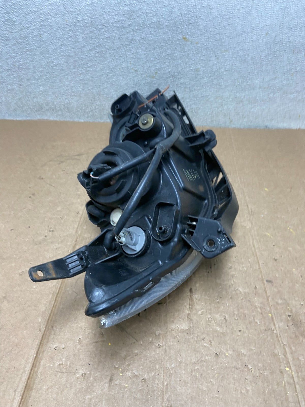 2004 to 2009 Mazda 3 Sedan Left Driver LH Side Halogen Headlight Oem AA1641 DW9