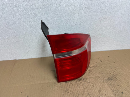 2007 to 2010 Bmw X5 E70 Right Passenger Rh Side Tail Light OEM AB8462 DW2