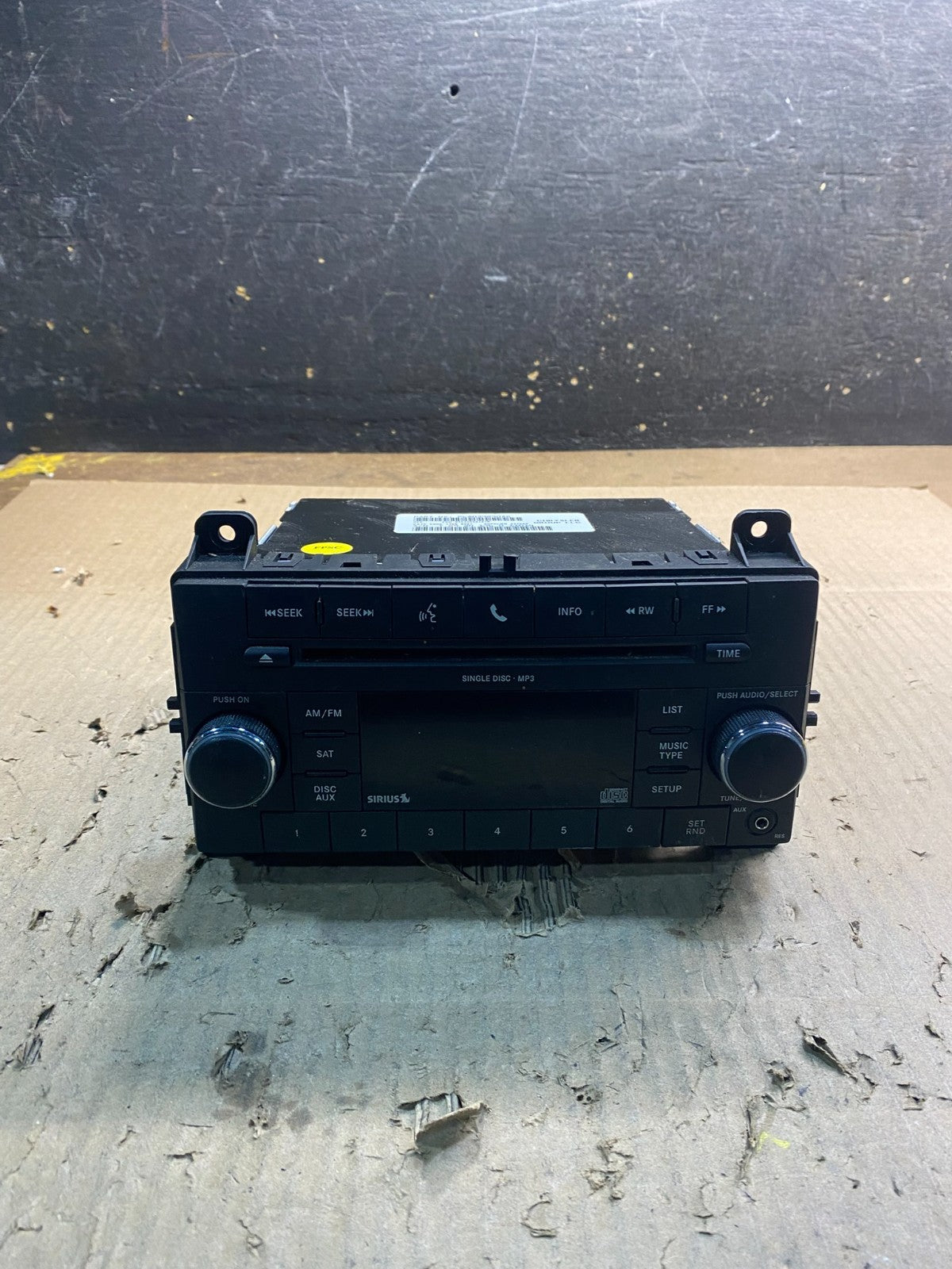 2011 2012 2013 Dodge Journey AM FM Radio Disc CD Player Receiver z5390 DG0