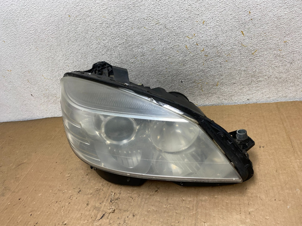 2008 to 2011 Mercedes Benz C-CLASS Right Passenger Side Headlight AI9140 DW1