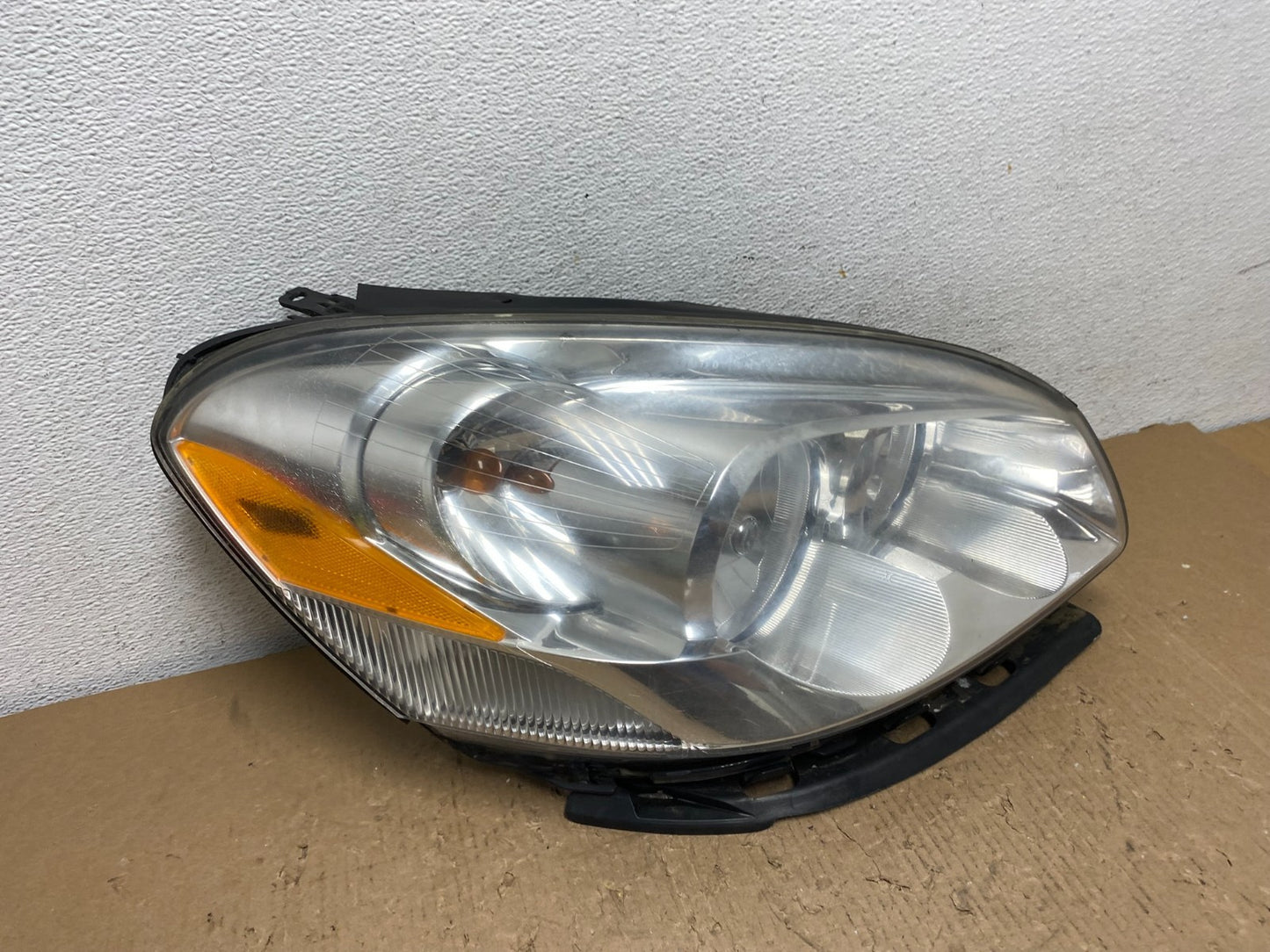 2006 to 2008 Buick Lucerne Right Passenger Side Halogen Headlight AD8806 DW2