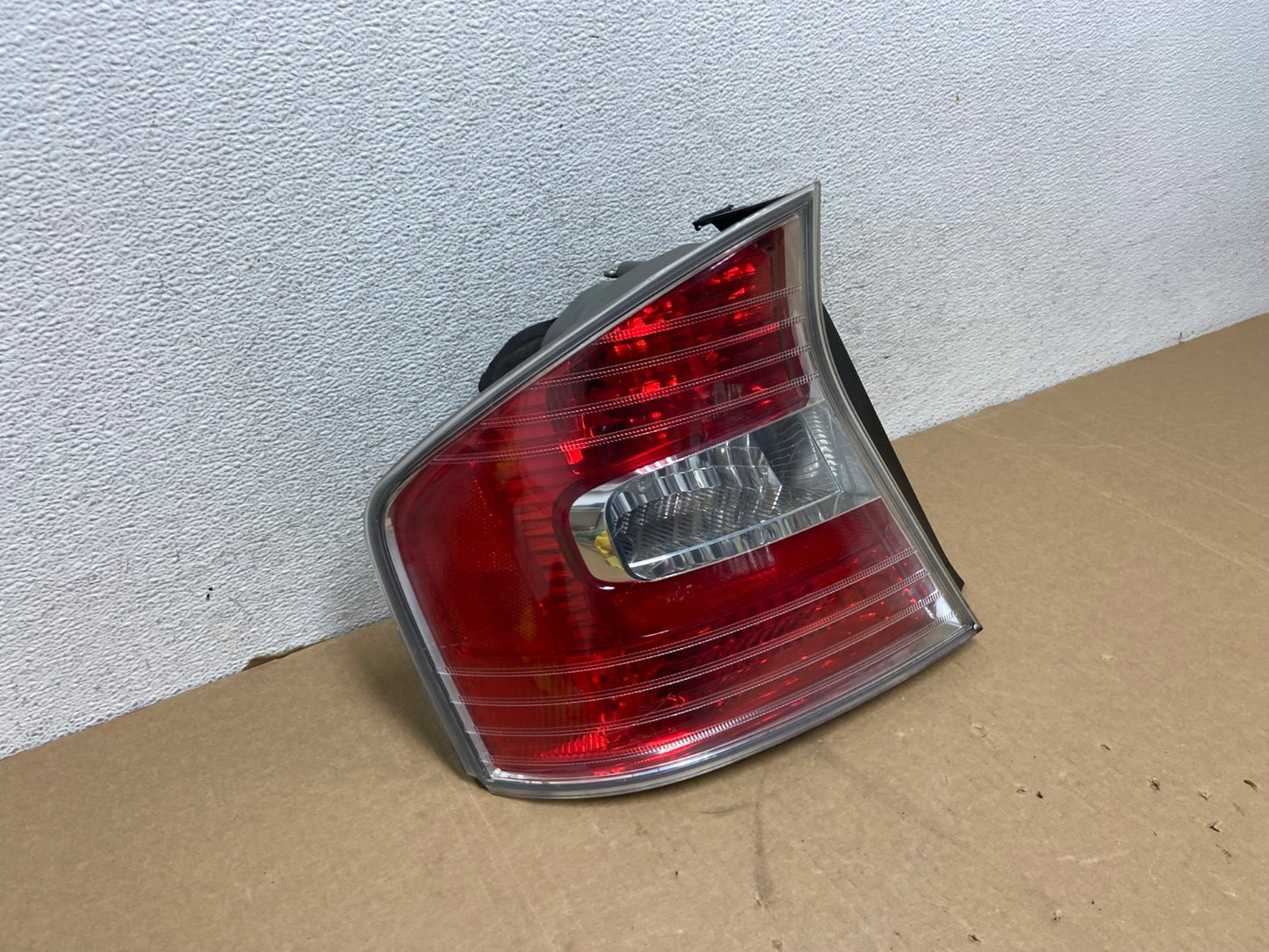 2005 to 2007 Subaru Legacy Outback Left Driver LH Tail Light AF9934 LK2