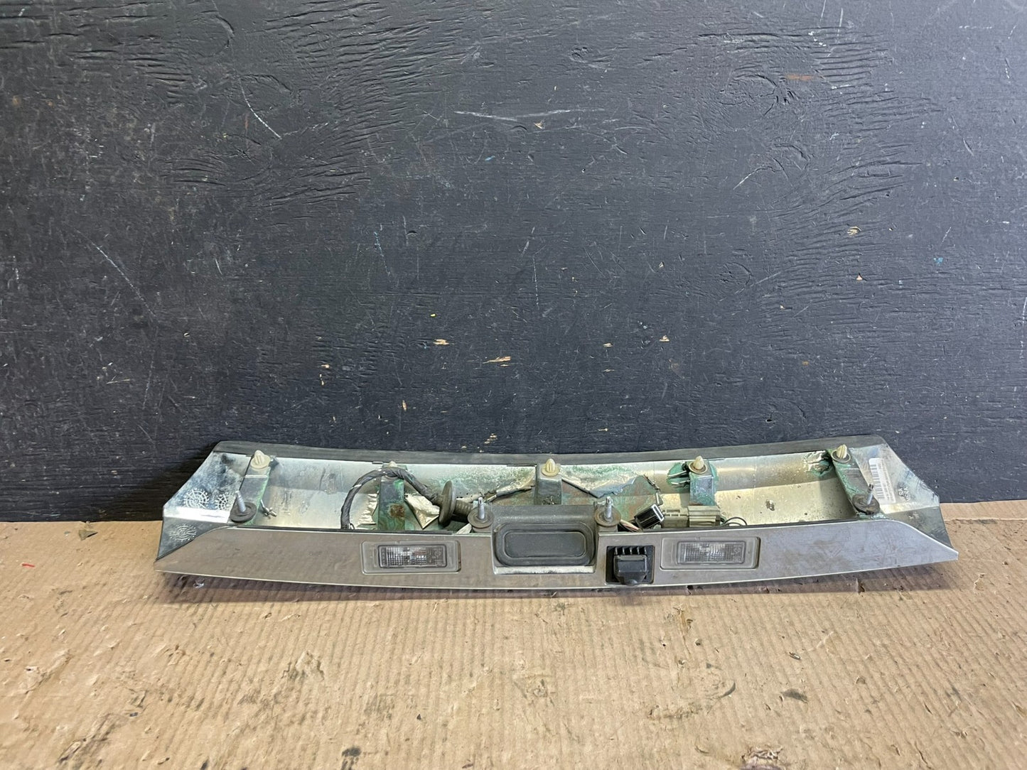2011-2015 GMC Terrain Tailgate Liftgate Chrome Finish Molding Camera M2943 DG7