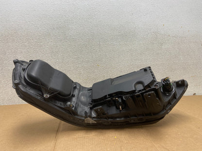2005 to 2011 Lincoln Town Car Right Passenger Rh Side Headlight OEM AA1129 DW5