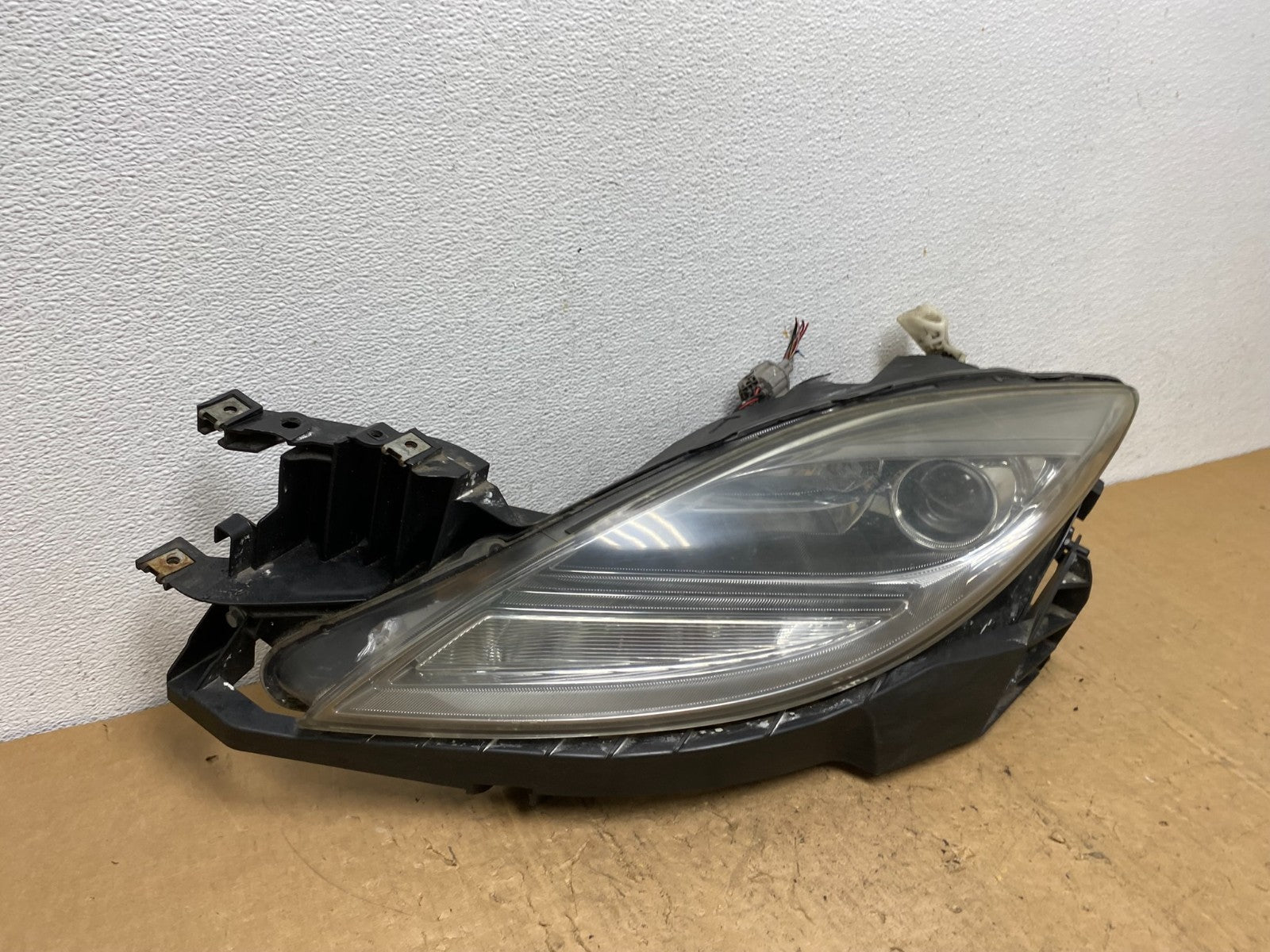2009 - 2010 Mazda 6 Left Driver LH Side Halogen Headlight AD0557 DW2