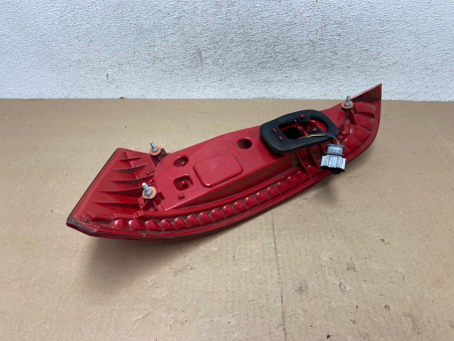 2009 to 2012 Audi Q5 Left Driver LH Side Tail light AG4604 LK4