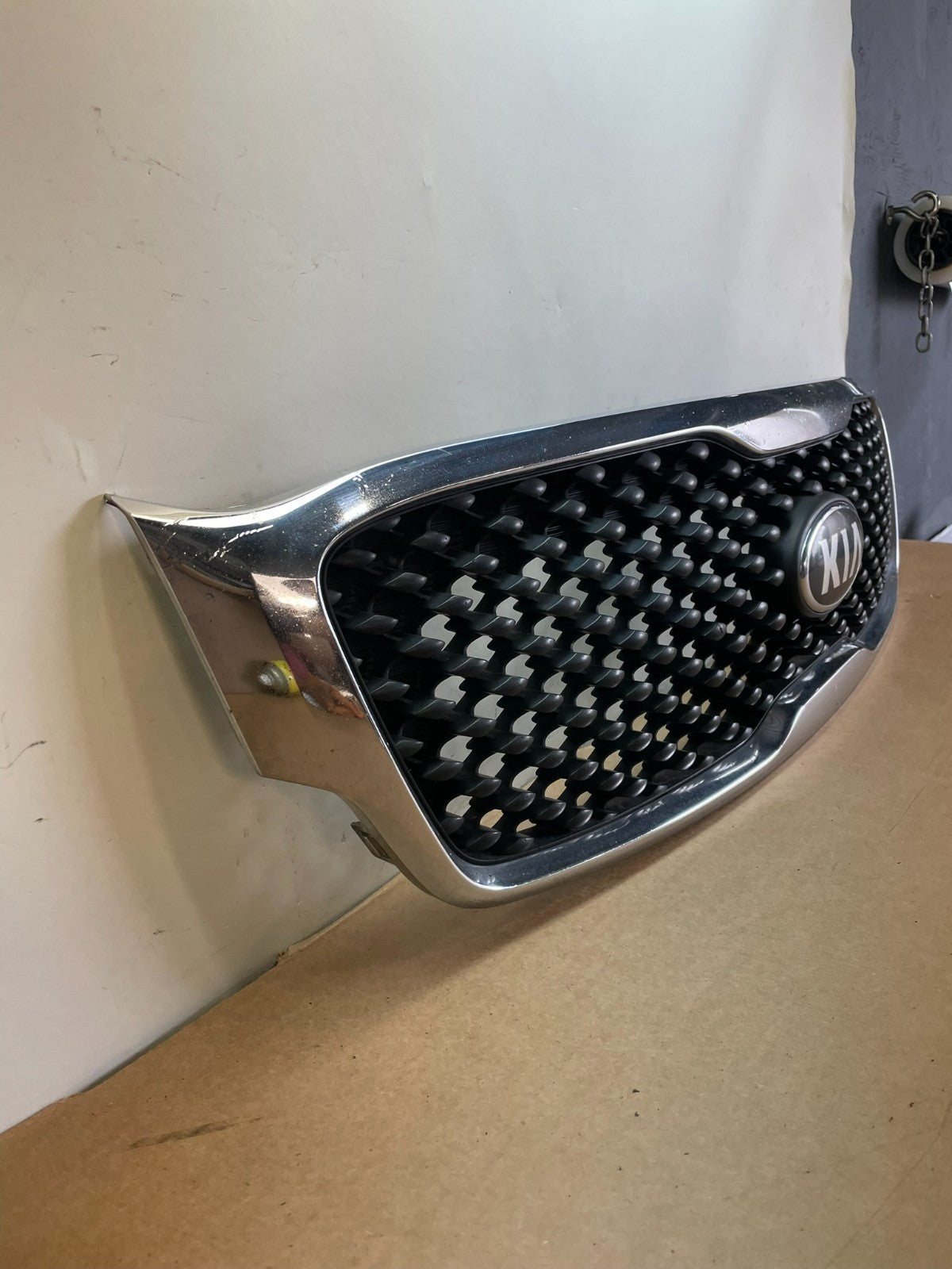 2016 to 2018 Kia Sorento Front Upper Grill Grille AF8569 DG2