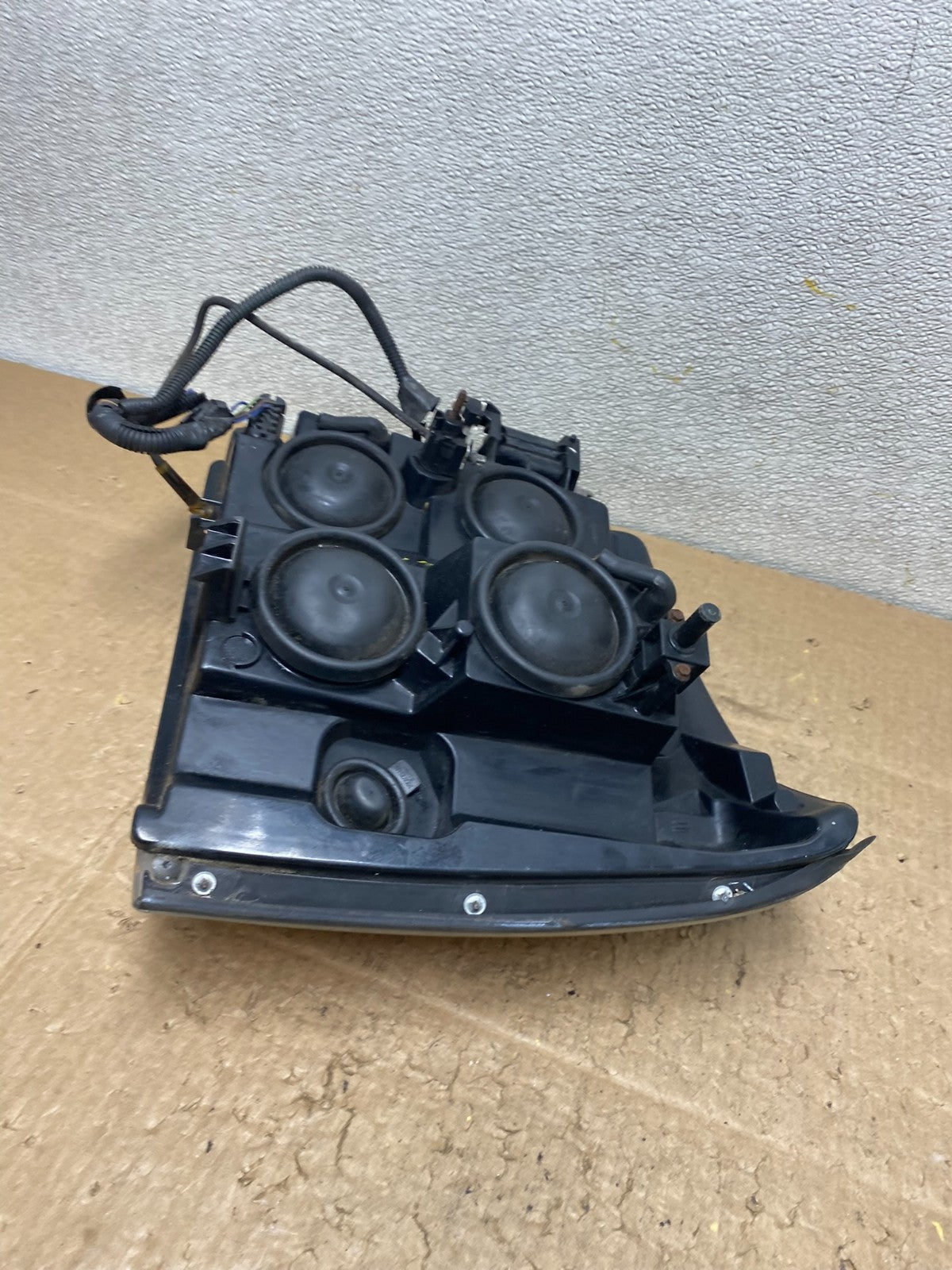 2002-2006 Cadillac Escalade Right Passenger Side Xenon HID Headlight Oem Z12446