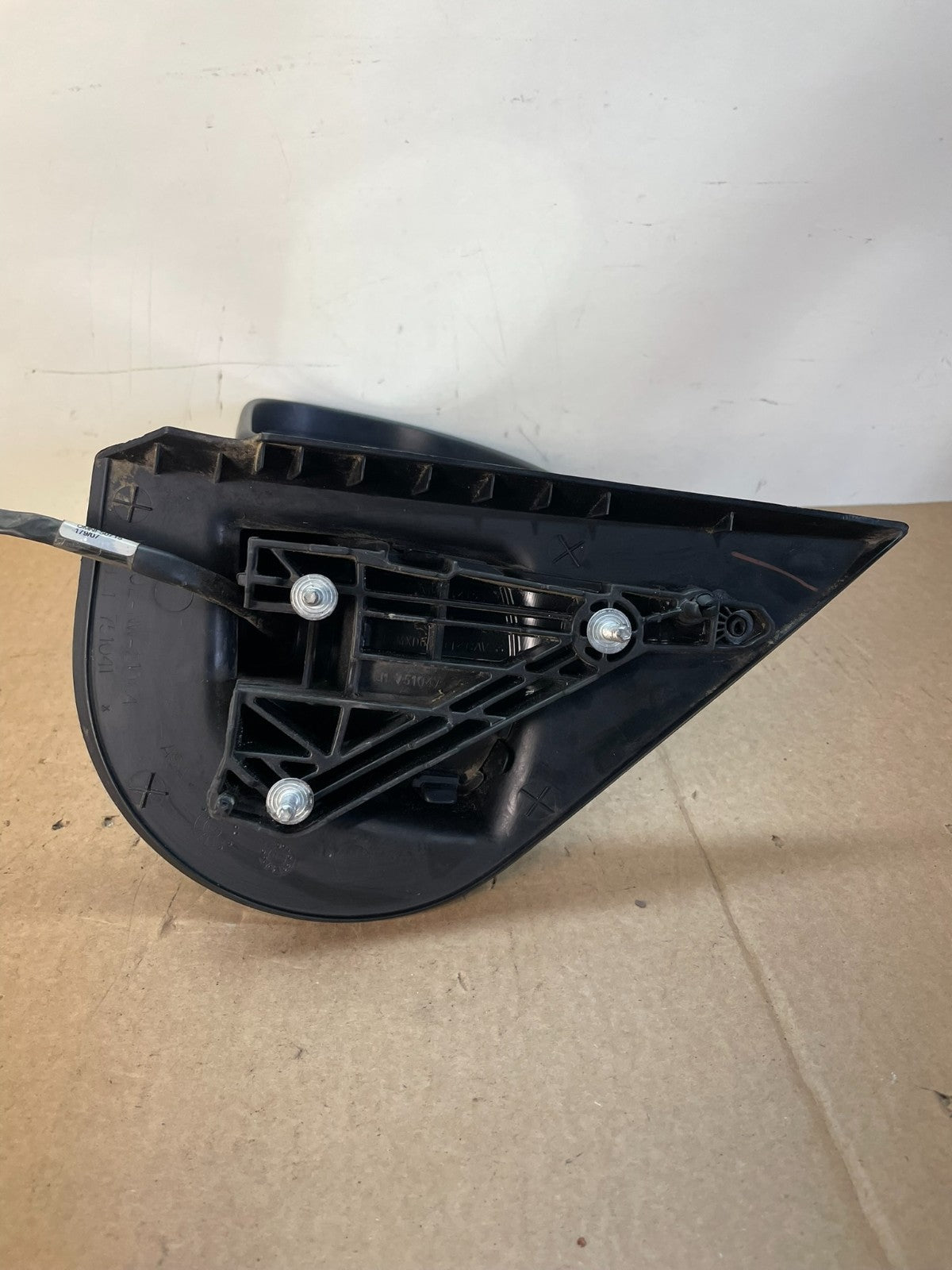 2007 to 2013 Chevrolet Tahoe Silverado Suburban Left Driver Mirror AH6213 DW4