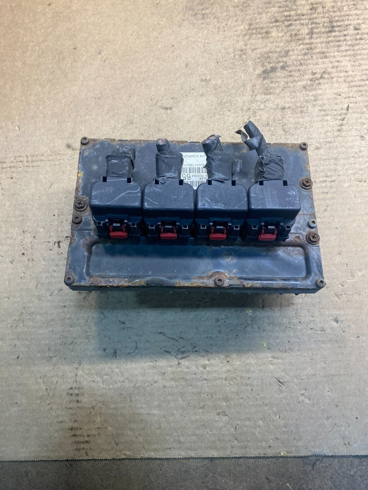 2006 Chrysler Town Country Caravan Engine Control Unit ECU Module AA3010 DG2
