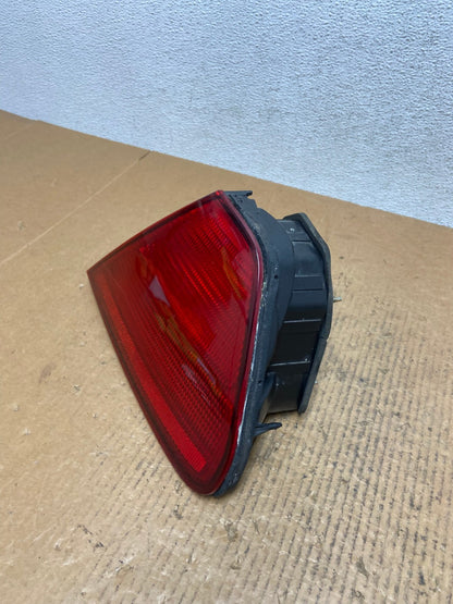1998 - 2002 Honda Accord Coupe 2-door Right Passenger Tail Light AE0264 LK1