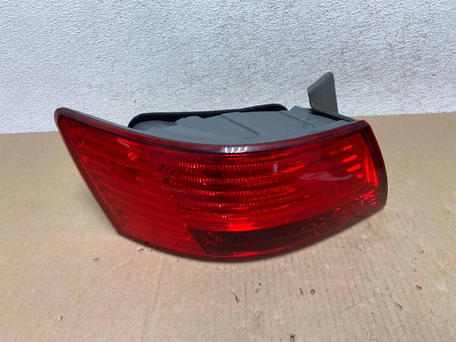 2009 to 2010 Hyundai Sonata Left Driver Lh Side Tail Light AG6710 LK0