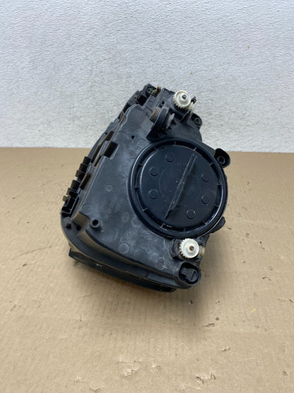 2011 to 2014 Volkswagen Jetta Right Passenger RH Headlight Halogen AG5924 DW8