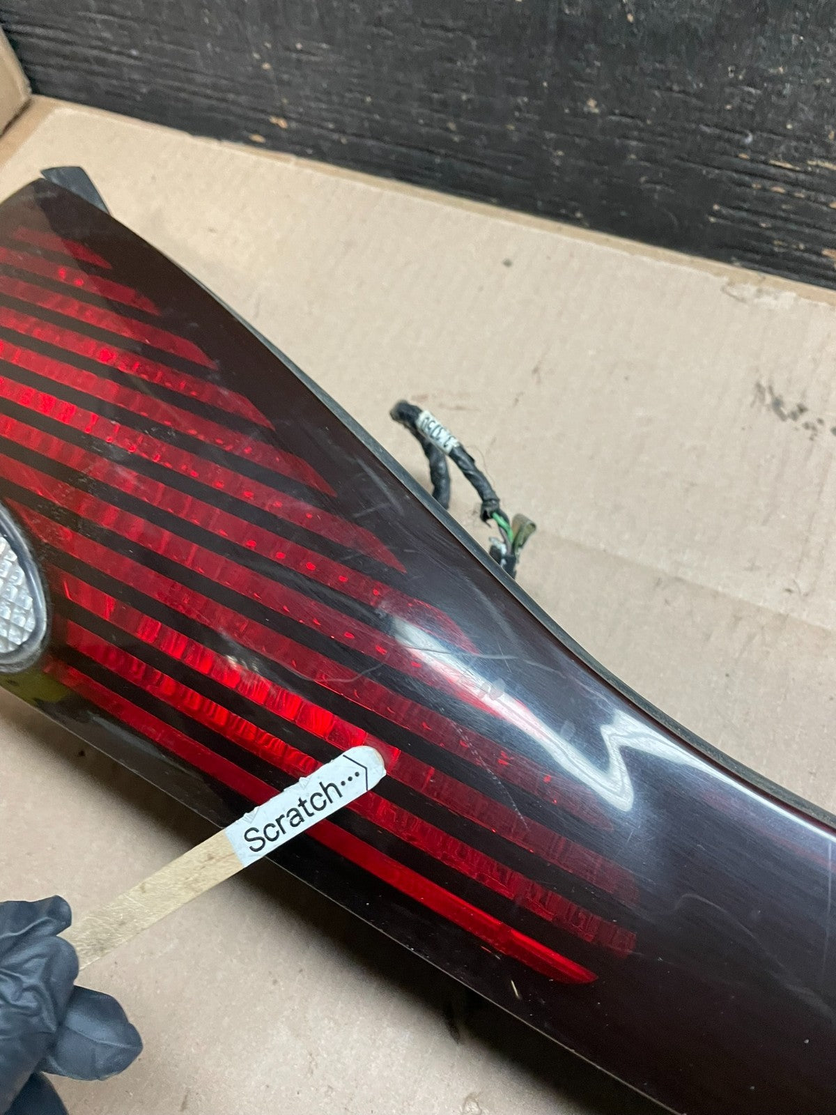 1996 to 1999 Pontiac Bonneville Tail Gate Tail Light Reverse light z8406 DG4