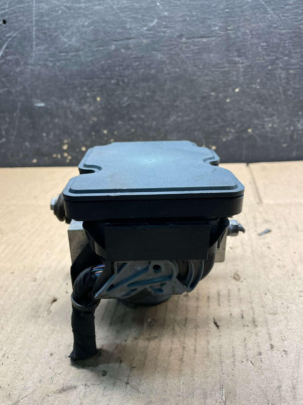 2014-2017 Maserati Ghibli Anti Lock Brake ABS Pump Control Module OEM v9081 DG3