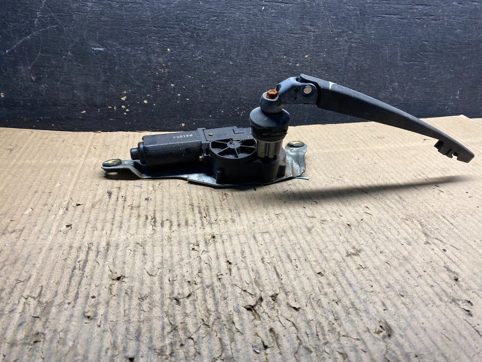 2003-2008 Infiniti FX35 Rear Liftgate Back Window Wiper Motor ad7469 DG3