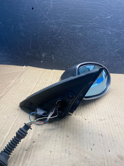 2001 to 2003 BMW 525 Right Passenger Side View Mirror AE225710