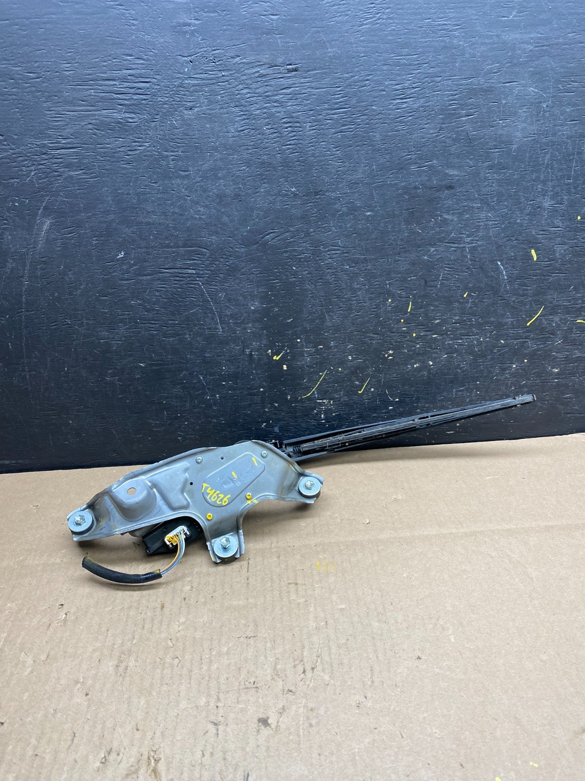 2012 to 2017 Toyota Prius V Rear Wiper Windshield Motor T4626 DG4