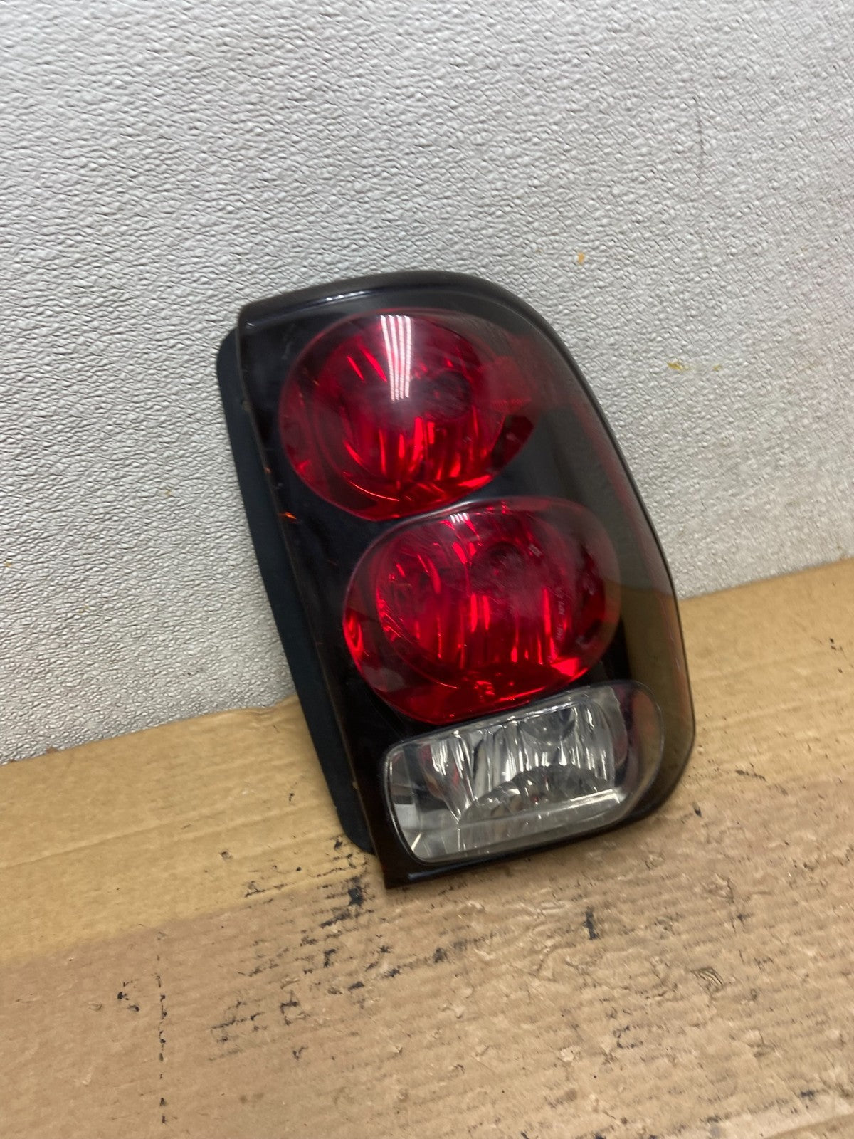 2002 to 2009 Chevrolet Trailblazer Right Passenger Rh Tail Light AB3410 LK2