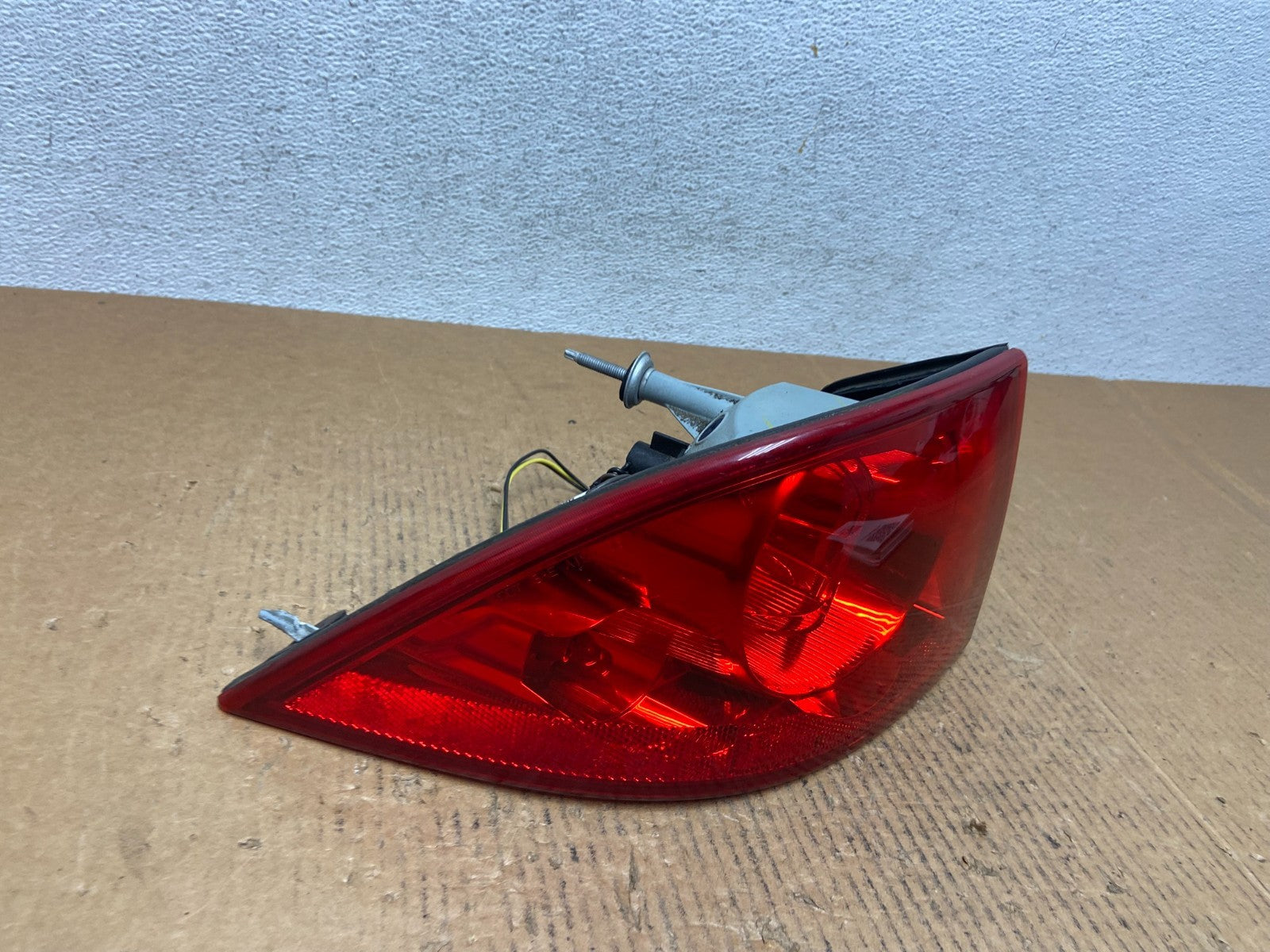 2006 to 2008 Buick Lucerne Left Driver LH Side Tail Light AE1389 DW2