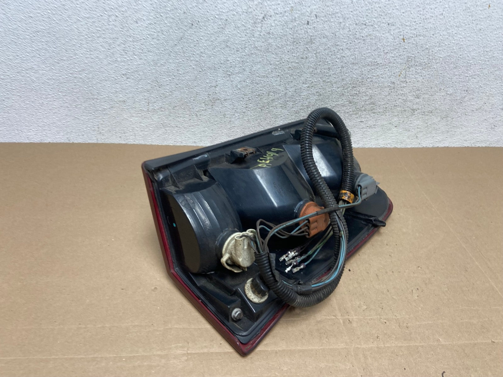 2002 to 2006 Cadillac Escalade Left Driver Side Tail Light AE4919 LK5