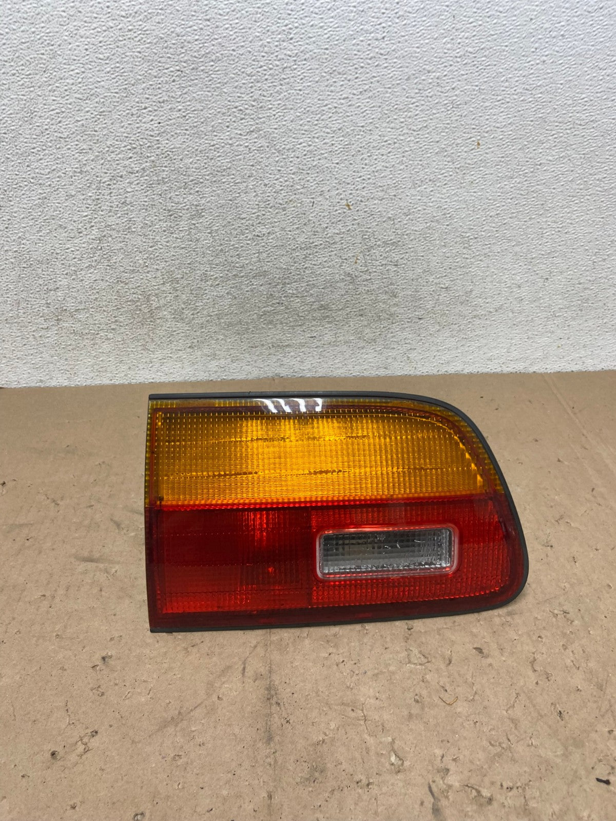 1998 1999 2000 Toyota Sienna Left Driver Inner Tail light AG5375 LK0