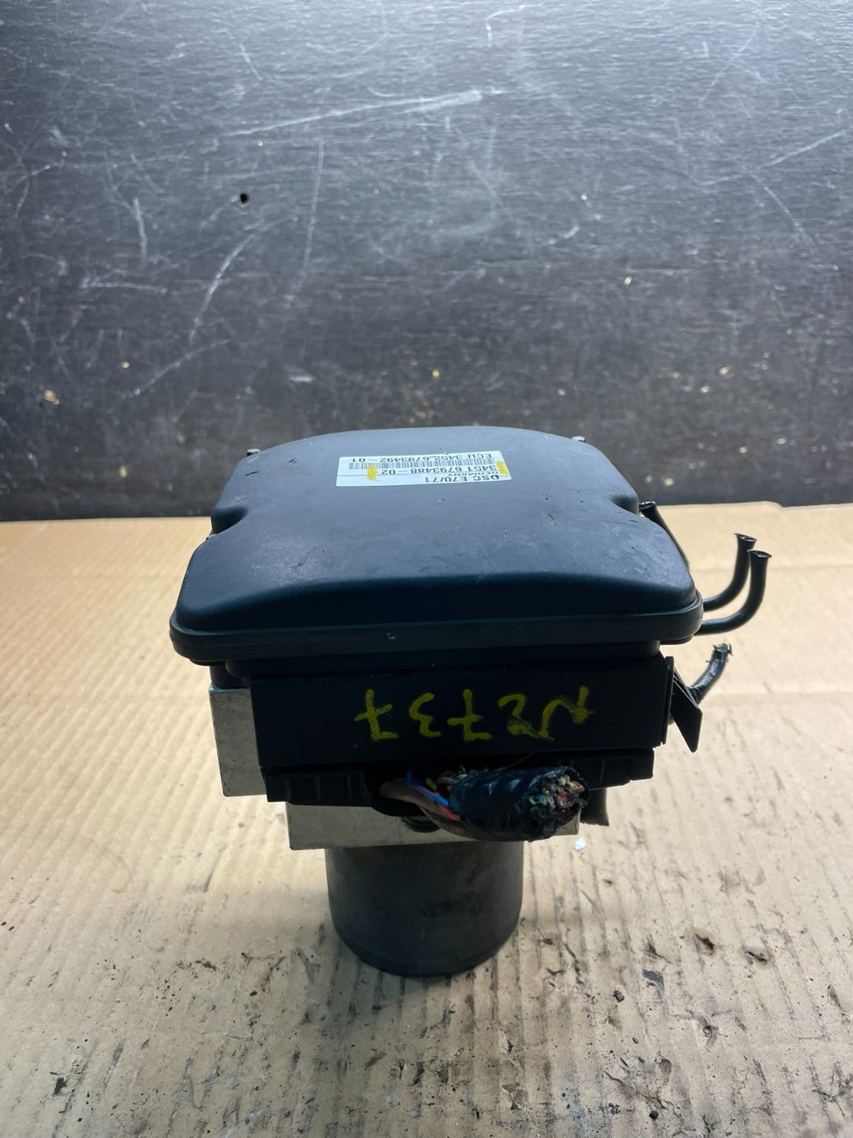 2007 to 2013 BMW X5 E70 ABS Anti-Lock Brake Pump Module OEM x8788 DG2