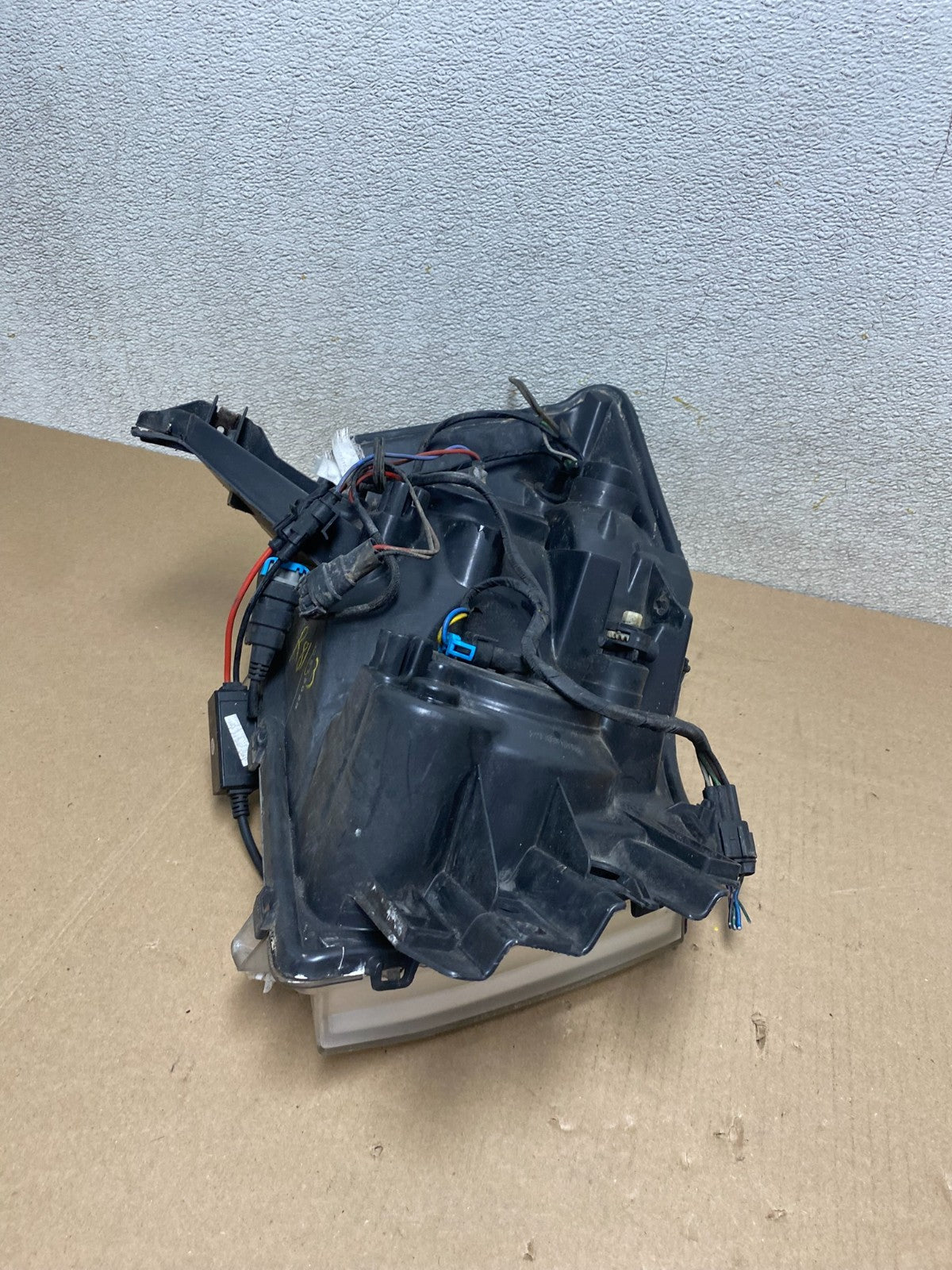 2004 to 2007 Nissan Armada Left Driver Lh Side Headlight Halogen R8103 DW8