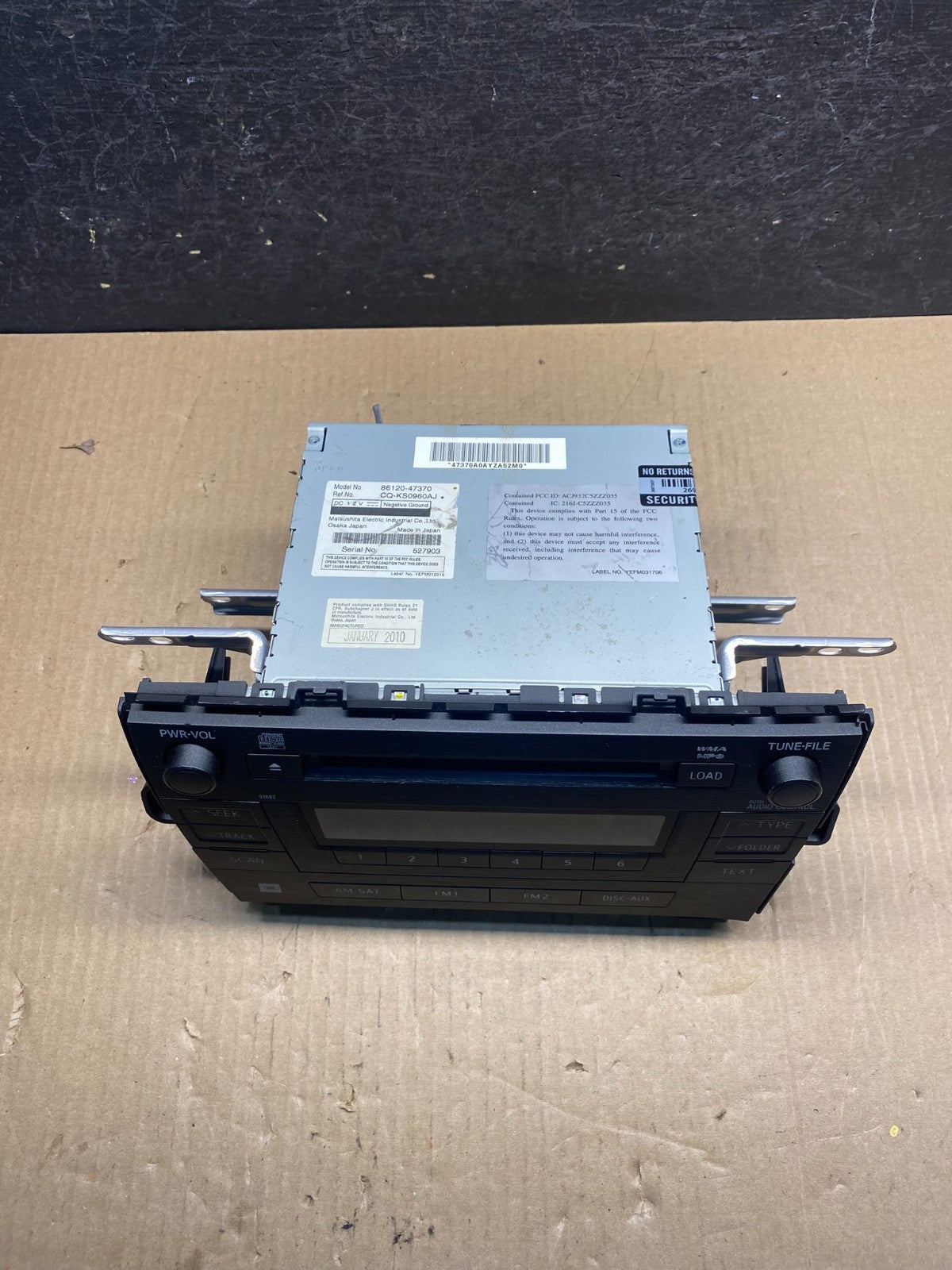 2010 to 2011 Toyota Prius Radio Stereo Receiver Aux Disc CD Player AG3964 DW3