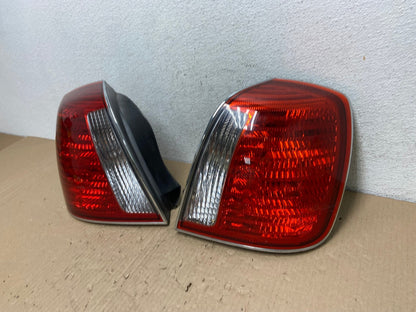 2004 2005 Hyundai XG350 XG Left+Right Tail Lights AE9741 LK1