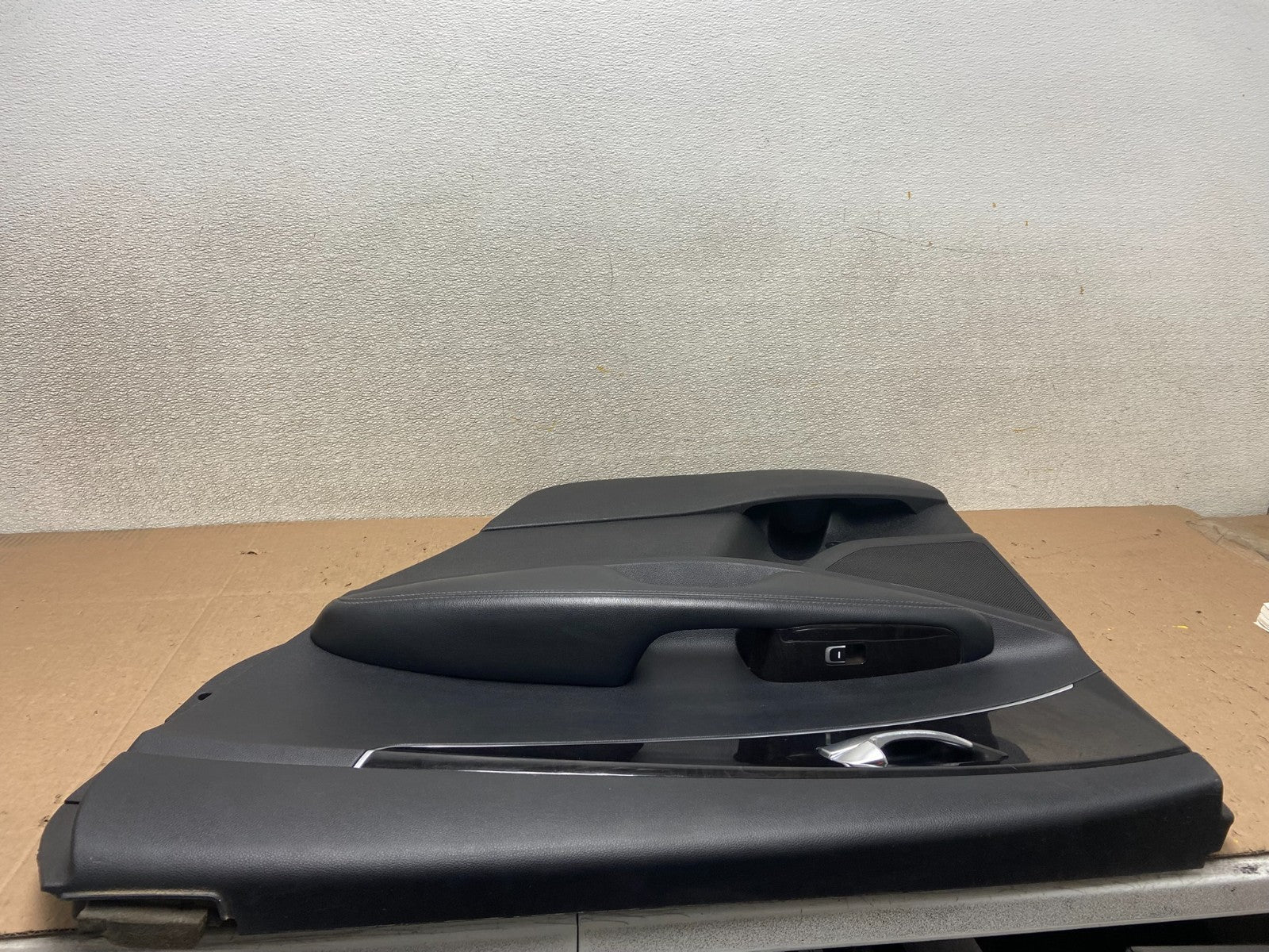 2016 to 2020 Kia Sorento Rear Right Passenger RH Side Door Panel Trim Y4922 DG5