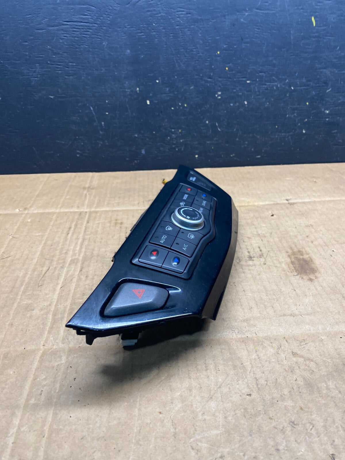 2013 to 2018 Nissan Pathfinder Radio Audio Climate Control OEM o1334 DG1