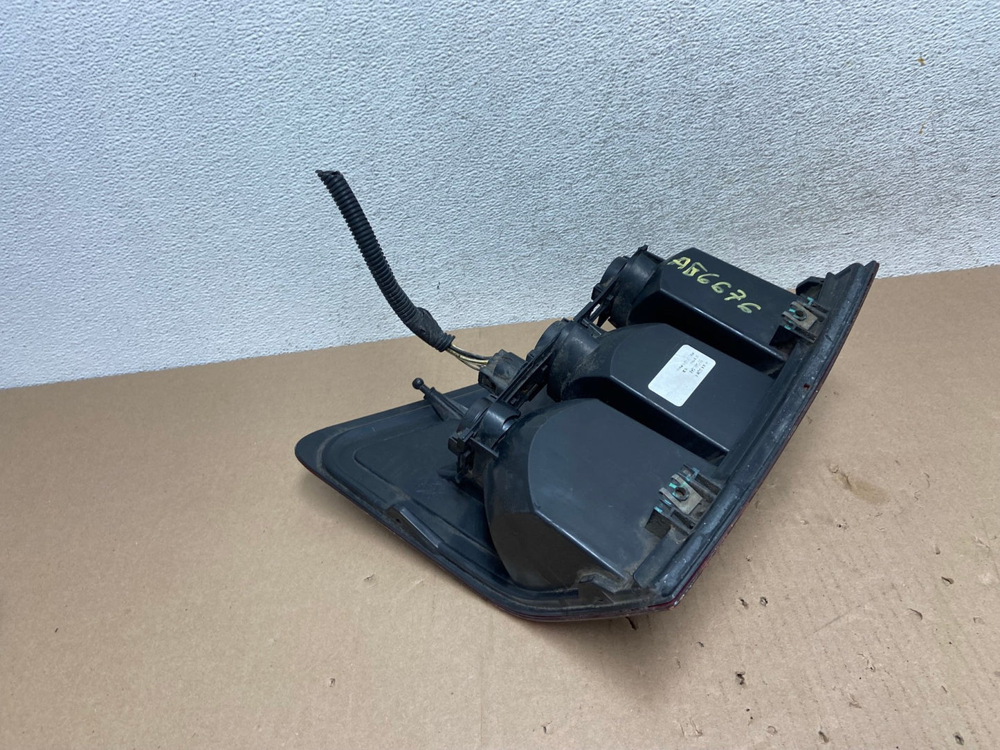 2005 to 2006 Jeep Grand Cherokee Left Driver Side Lh Tail Light AG6676 LK4