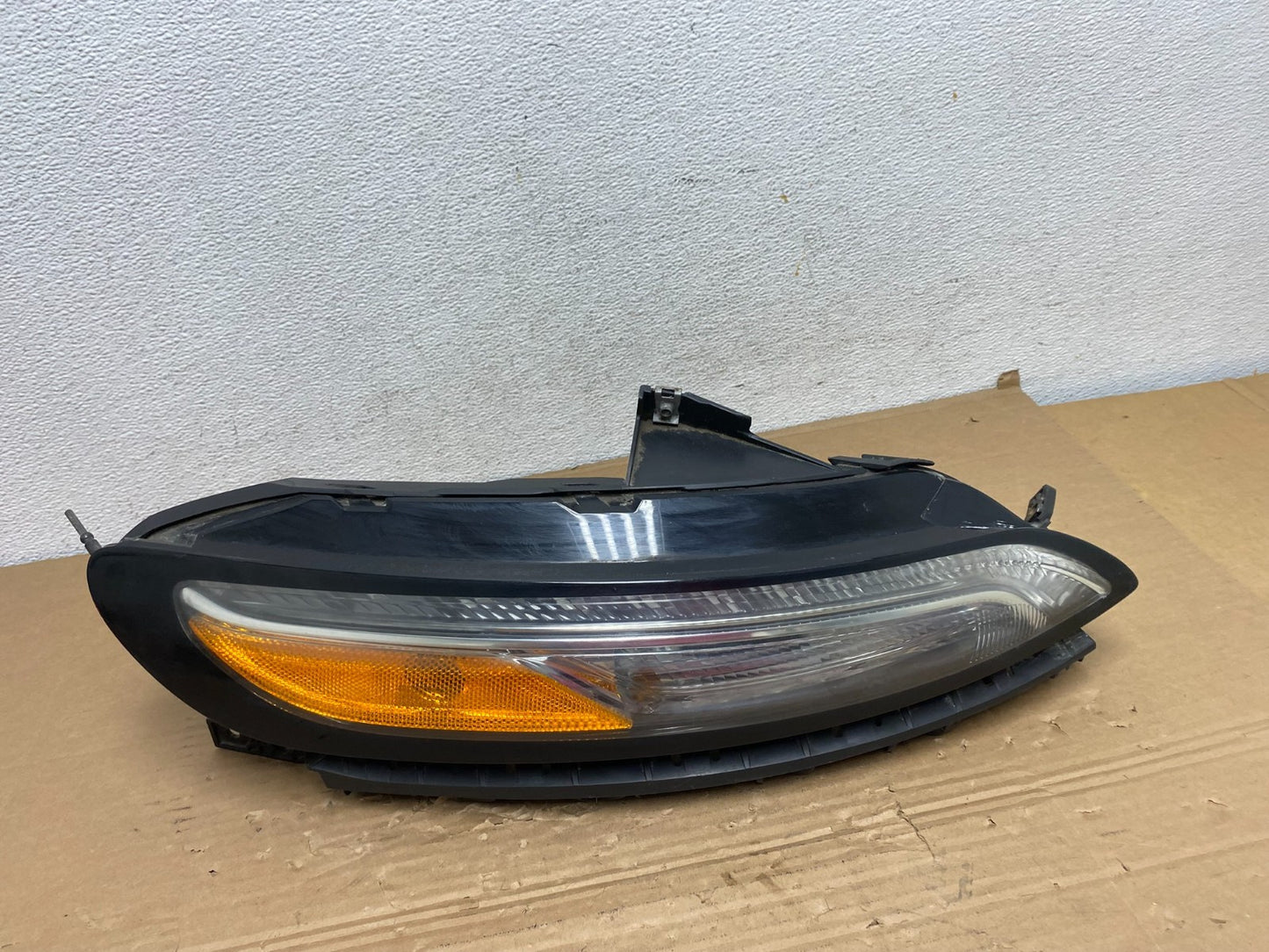 2014 - 2018 Jeep Cherokee Right Passenger RH Side LED Headlight AD4286 DW0