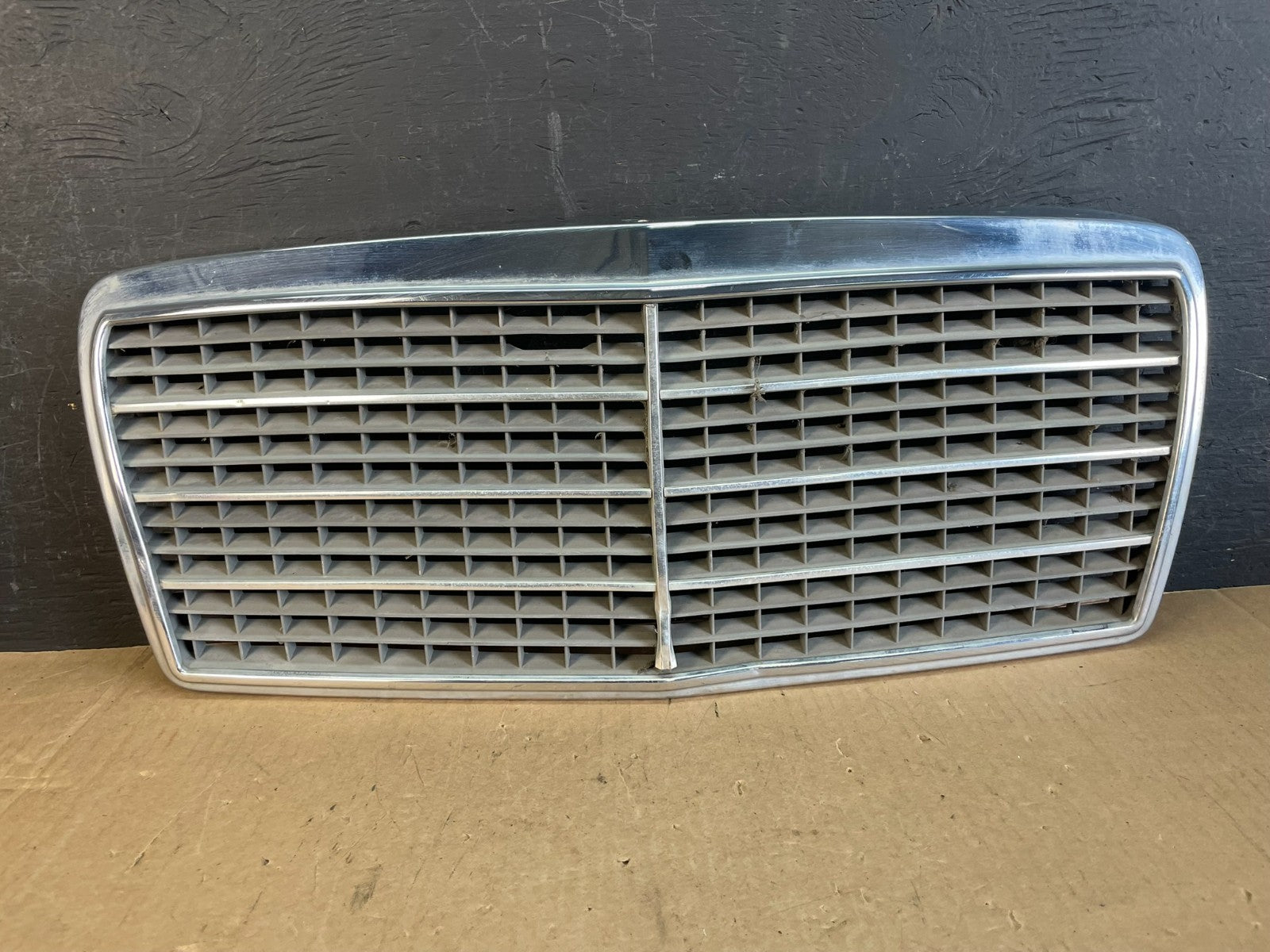 1994 to 1995 Mercedes Benz E-Class Front Upper Grill Grille AD57700