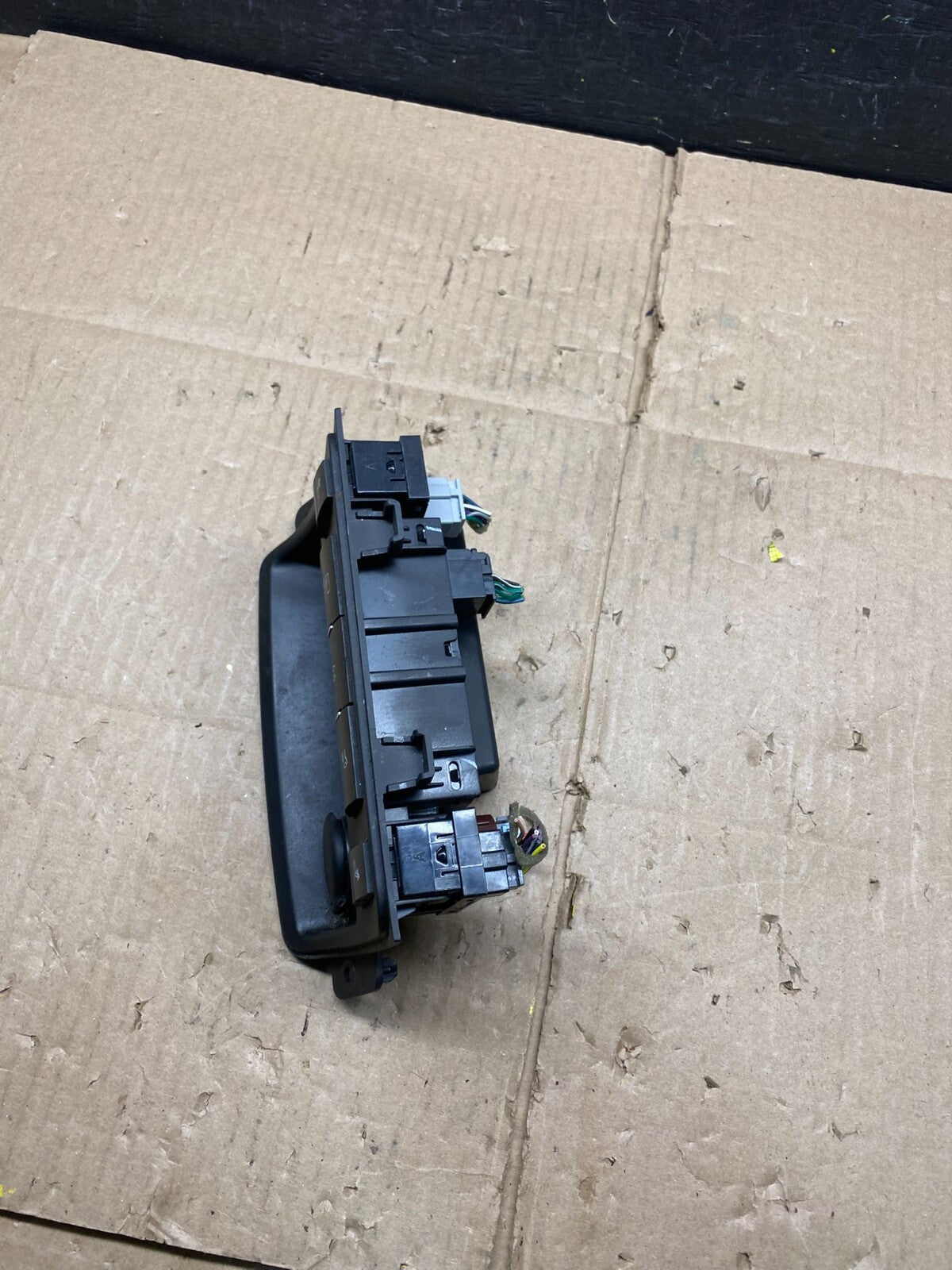 2008 2016 GMC Acadia Traverse Center Console Switch Panel Bezel Outlet L5426 DG3