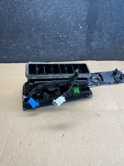 2006 to 2011 Audi A6 Center Dashboard Air Vent ai2993 DG4