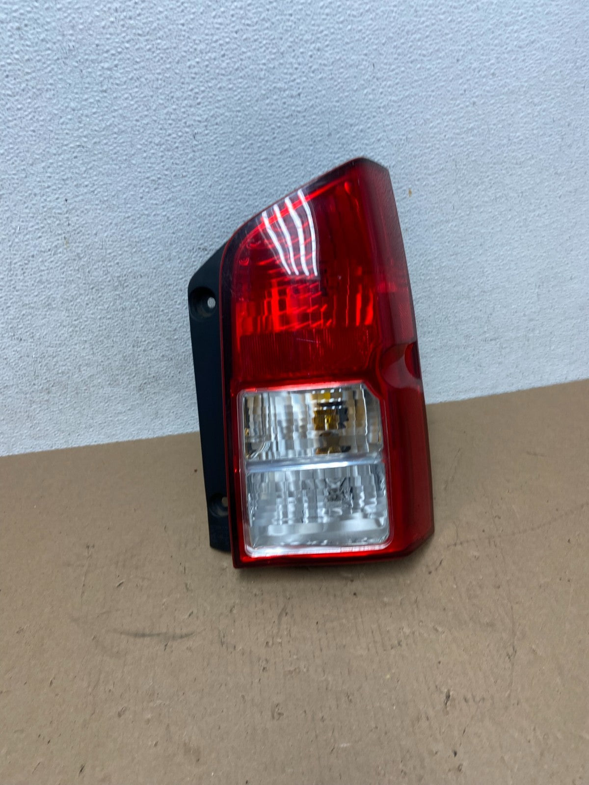 2005 to 2012 Nissan Pathfinder Right Passenger RH Side Tail Light AD6521 DW0