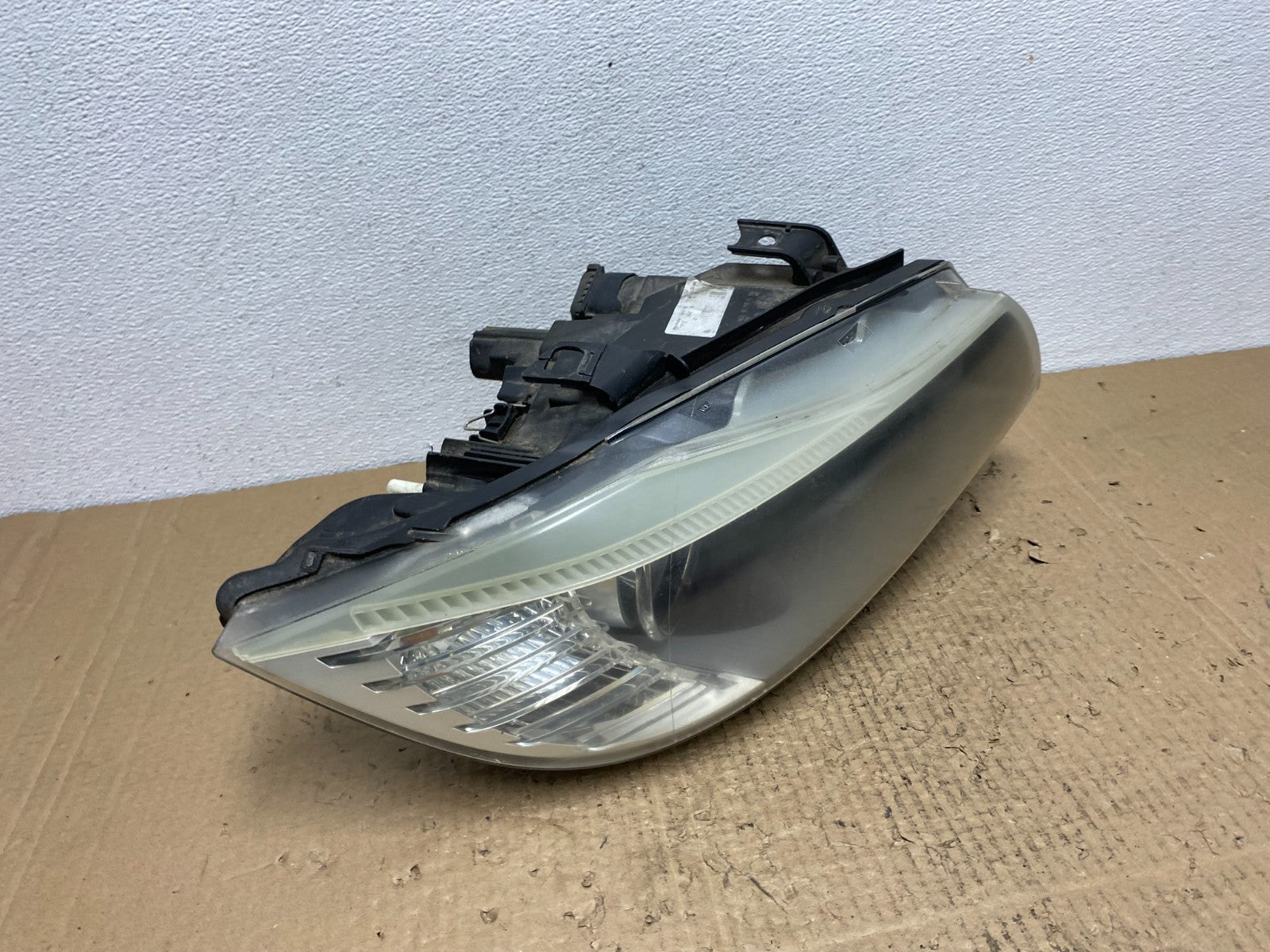 2009-2011 BMW 3 Series 328i 4/D Sedan Headlight Halogen Right Passenger AC41472
