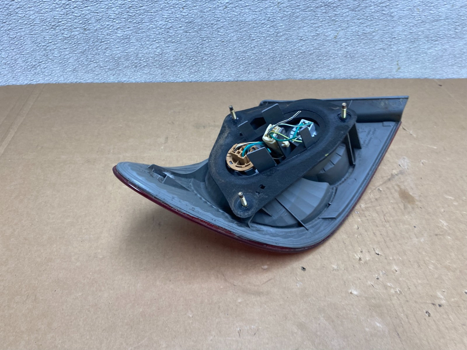 2003 to 2005 Toyota Corolla Right Passenger RH Side Tail Light Oem V4861 DW7