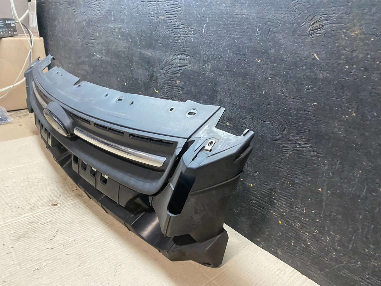 2013 to 2016 Ford Escape Front Upper Grill Grille Mount Panel Oem X2838 DG1