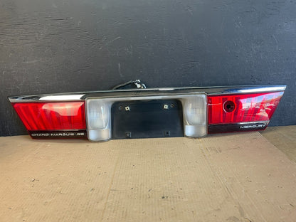 1998 to 2002 Mercury Grand Marquis Trunk Lid Center Tail Light ad8580 DG0