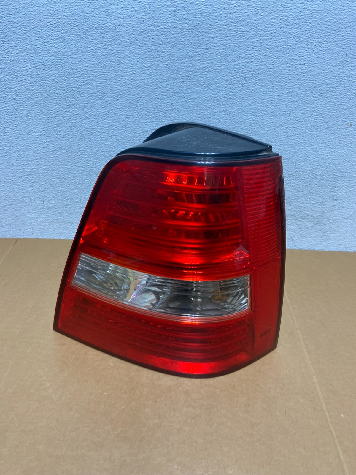 2007 2008 2009 Kia Sorento Right Passenger RH Side Tail Light AD8881 DW0