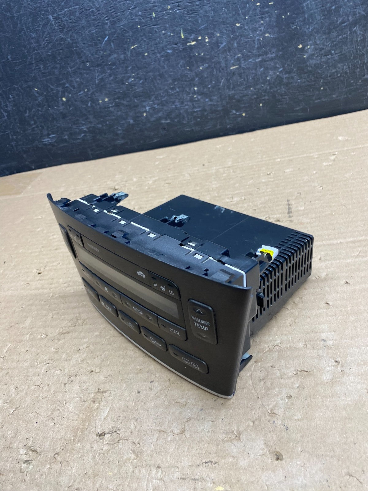 2002 - 2003 Lexus ES300 Center Dash A/C AC Heater Climate Control Unit ag8397 DG2