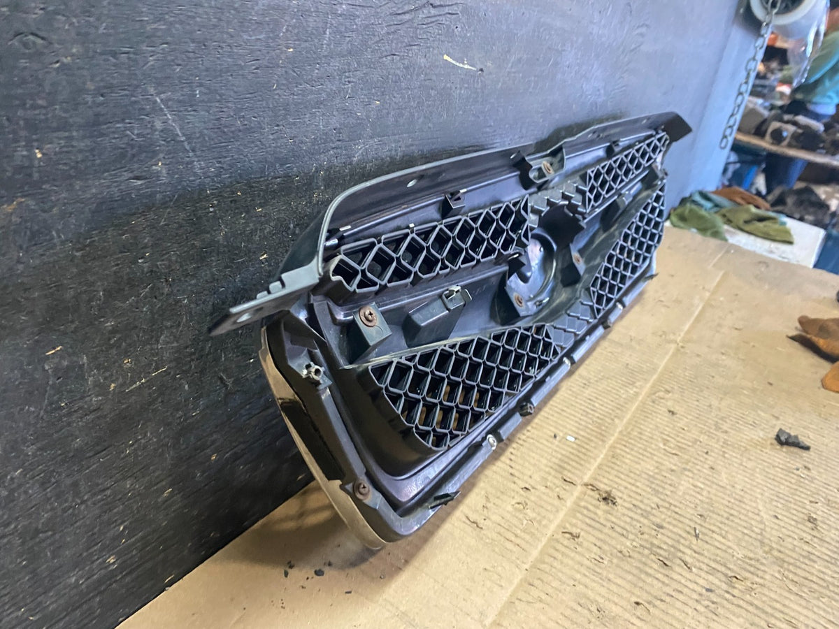 2010 to 2012 Subaru Legacy Outback Wagon Front Grill Grille T6745 DG7