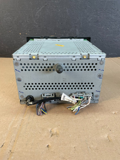 2008 - 2009 Ford Taurus X AM FM Radio MP3 6 Disc CD Player Auxiliary ad5936 DG7