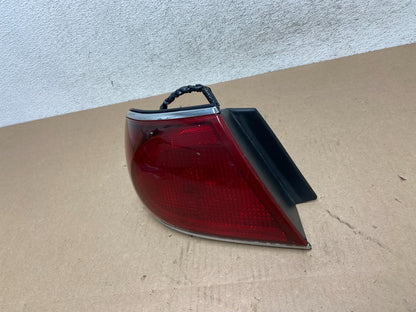 2000 to 2005 Buick Lesabre Left Driver LH Side Tail Light AG5761 DW1